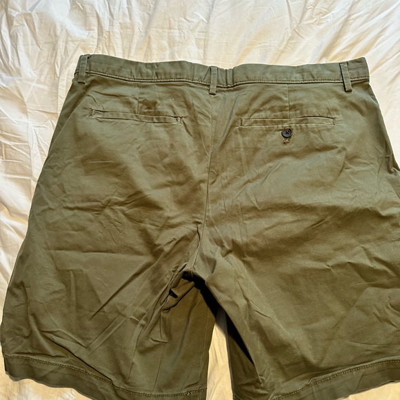 Olive banana republic chino shorts size 36 - Picture 3 of 3